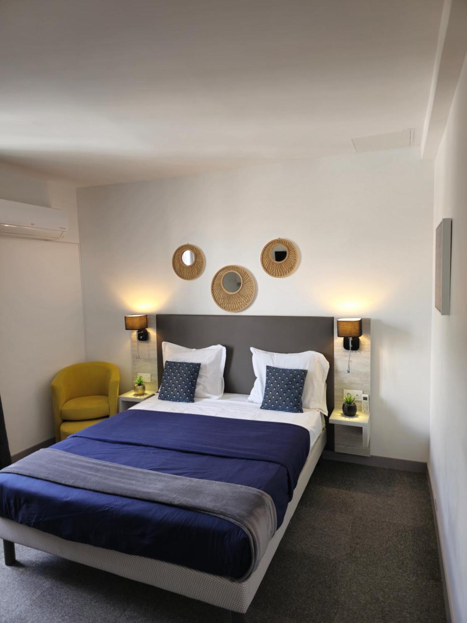 Hotel L'Alsace-Gare Sncf 纳博讷 客房 照片