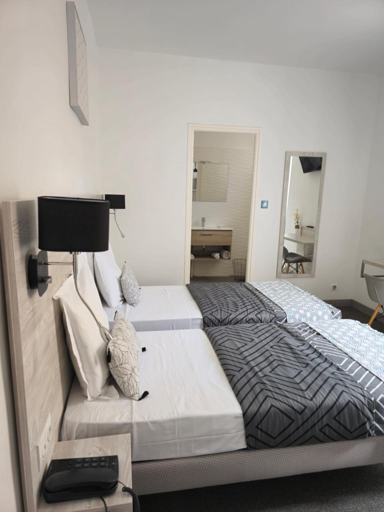 Hotel L'Alsace-Gare Sncf 纳博讷 外观 照片