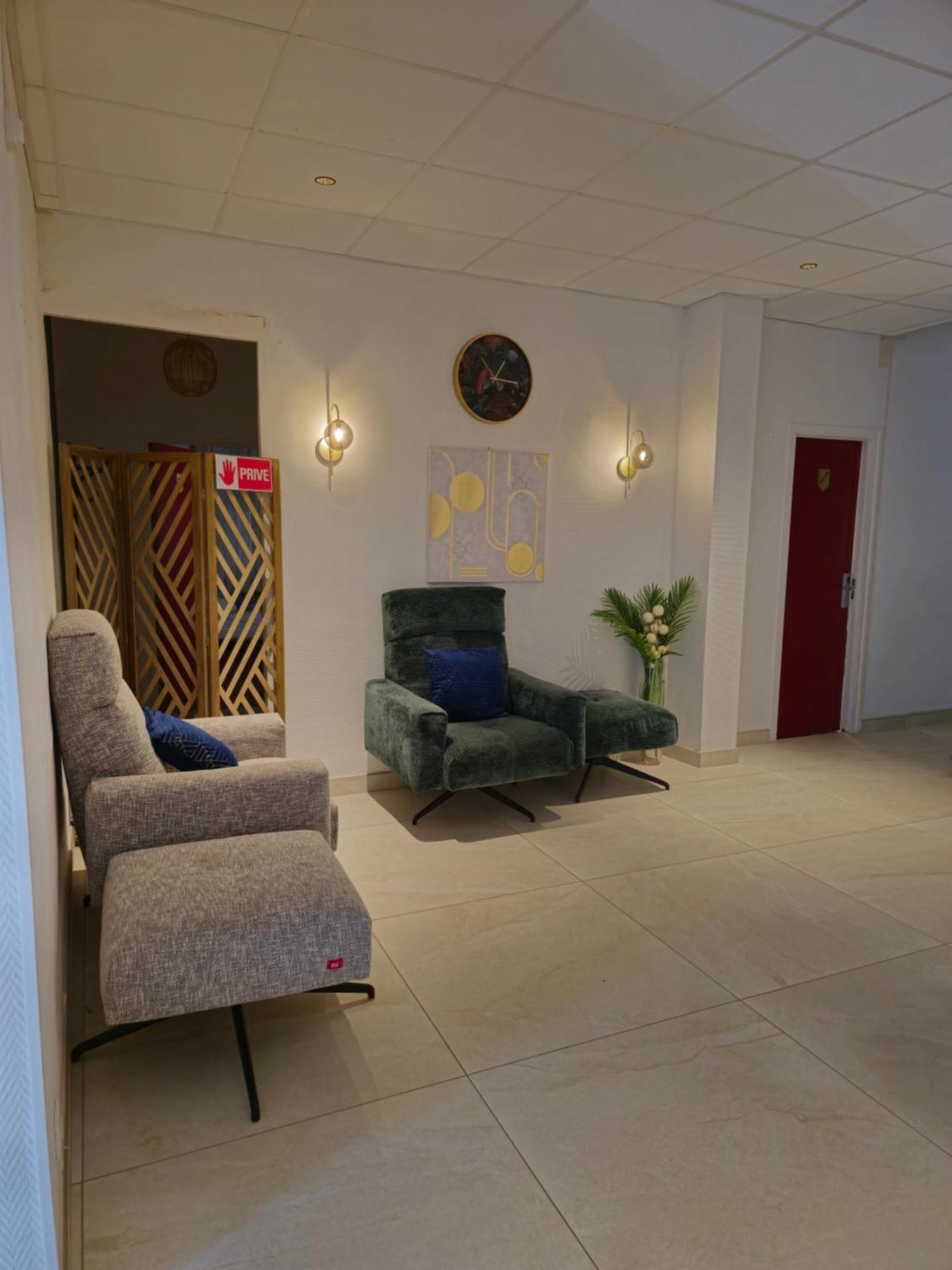 Hotel L'Alsace-Gare Sncf 纳博讷 外观 照片